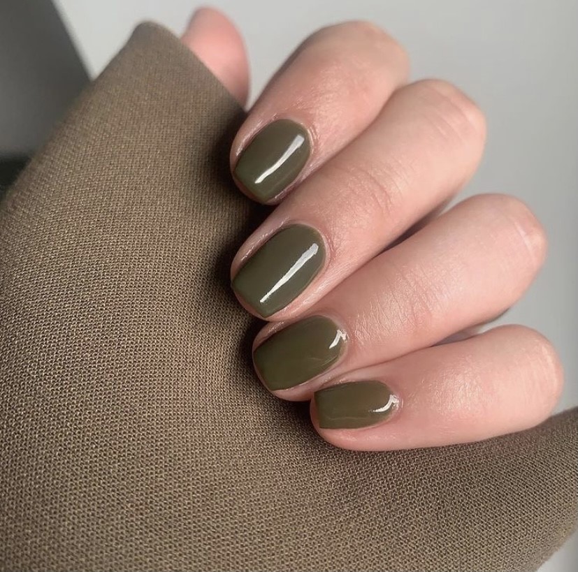 Green nail trend by @nature_beauty_cph