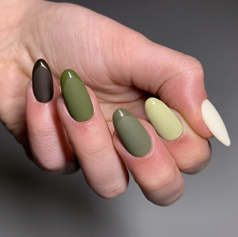 Green nail trend by @nailchark