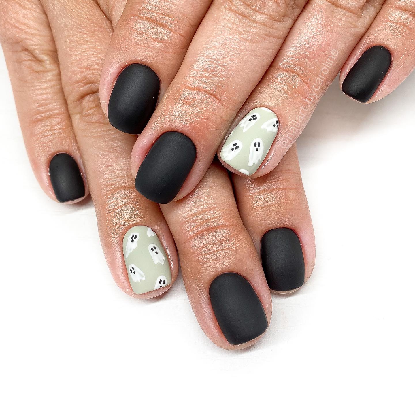 Ghost Nail Art Features